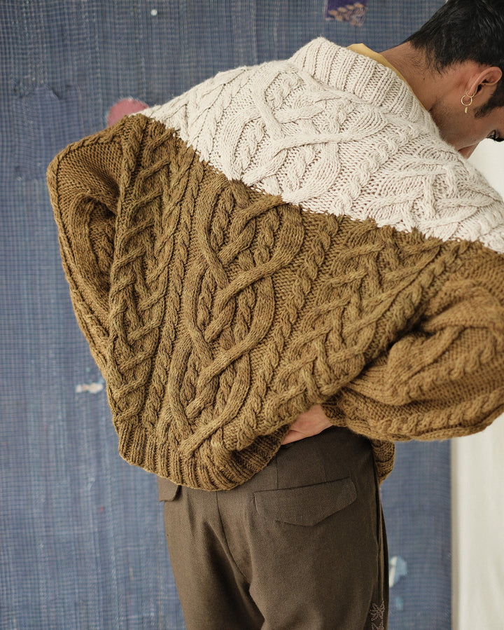 INTARSIA CABLE KNIT