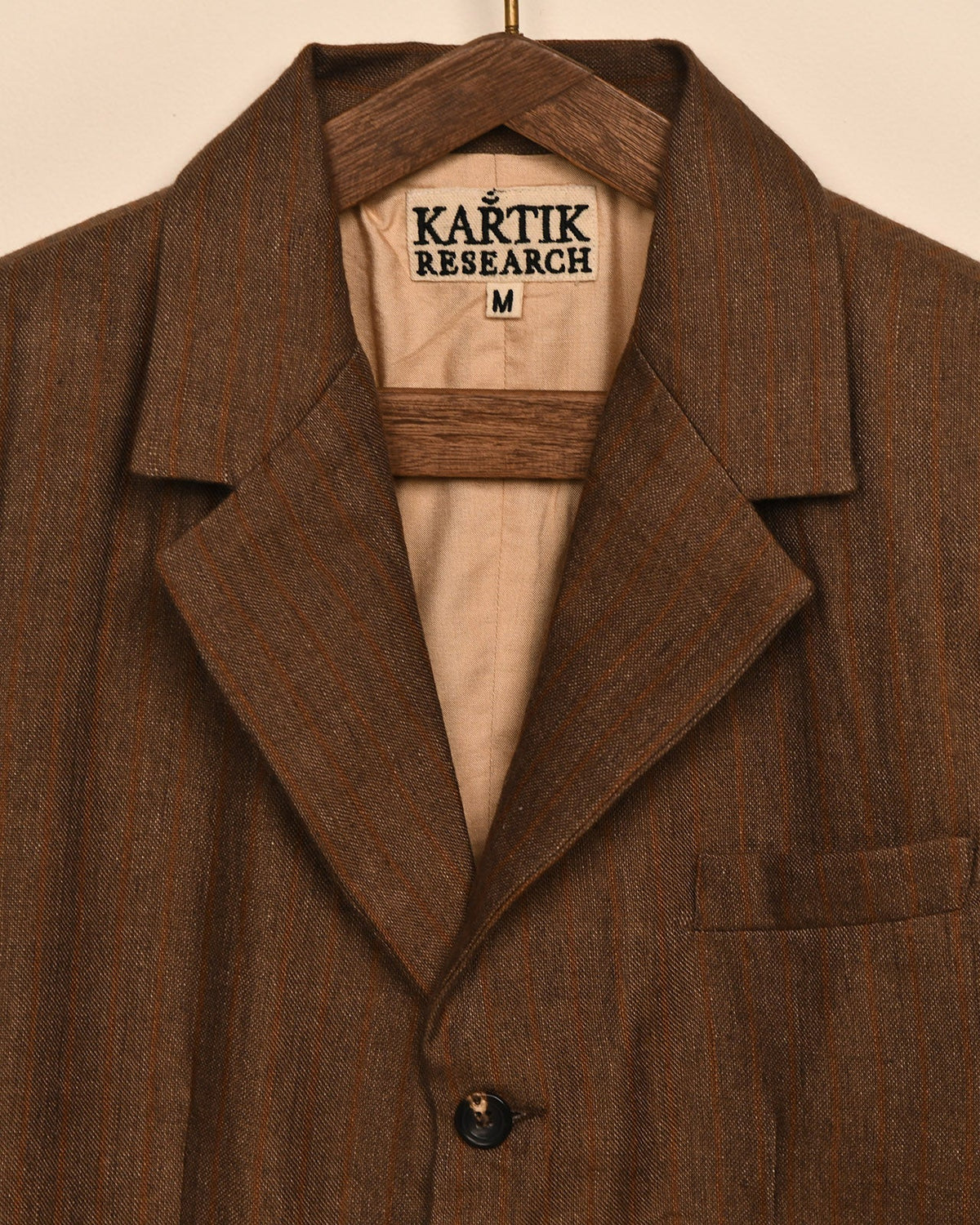 THREE BUTTON BLAZER