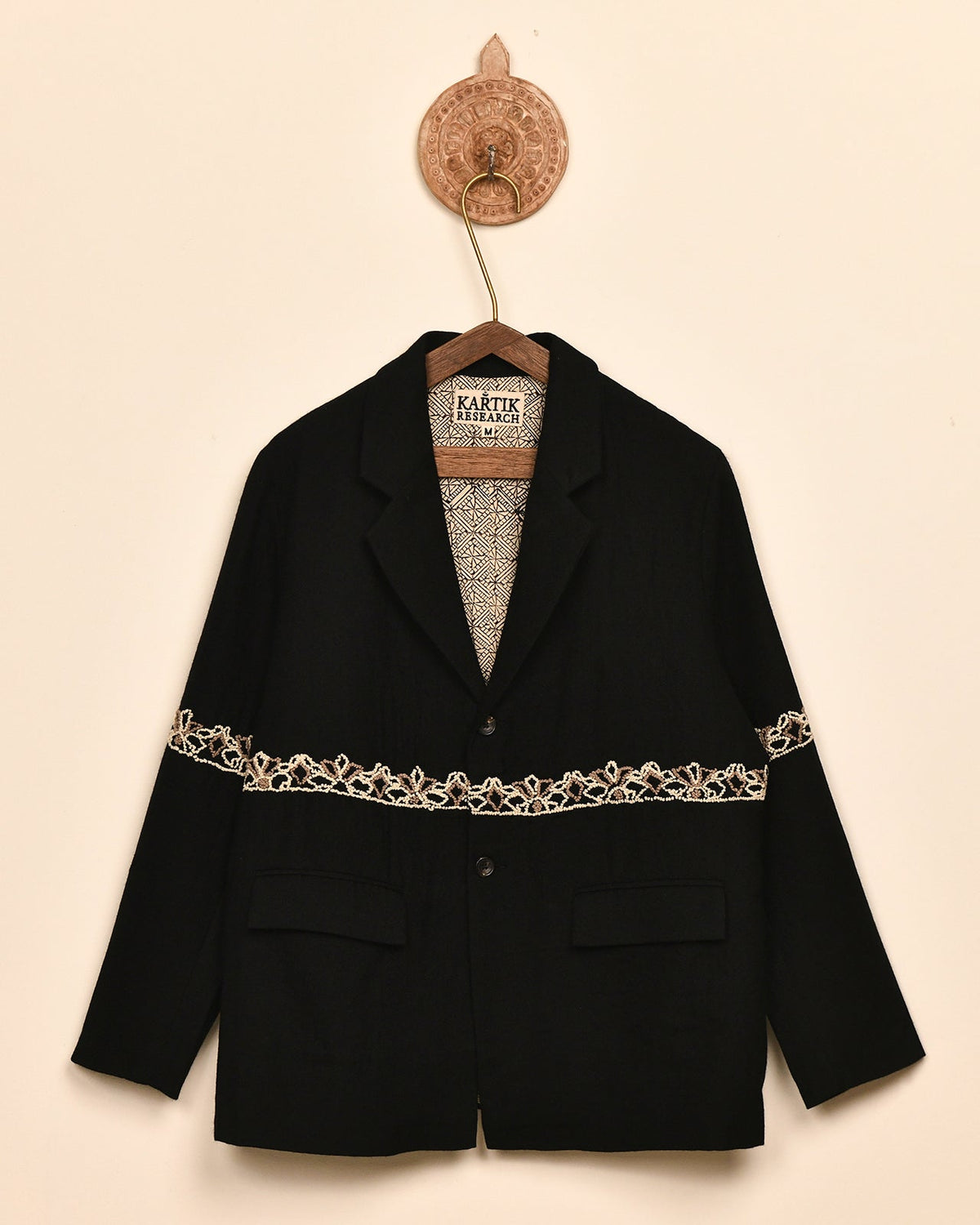 EMBROIDERED KNOT BLAZER